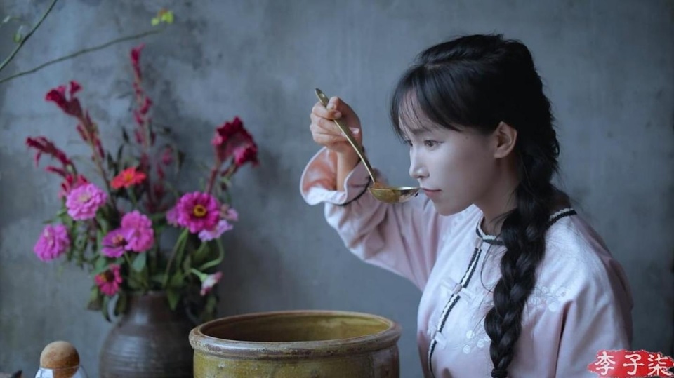 李子柒近况曝光何时回归仍不确定网友直呼太遗憾