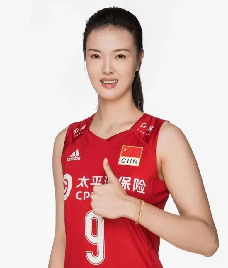 张常宁最新动态晒与网坛传奇合照球迷没再问她何时回归女排