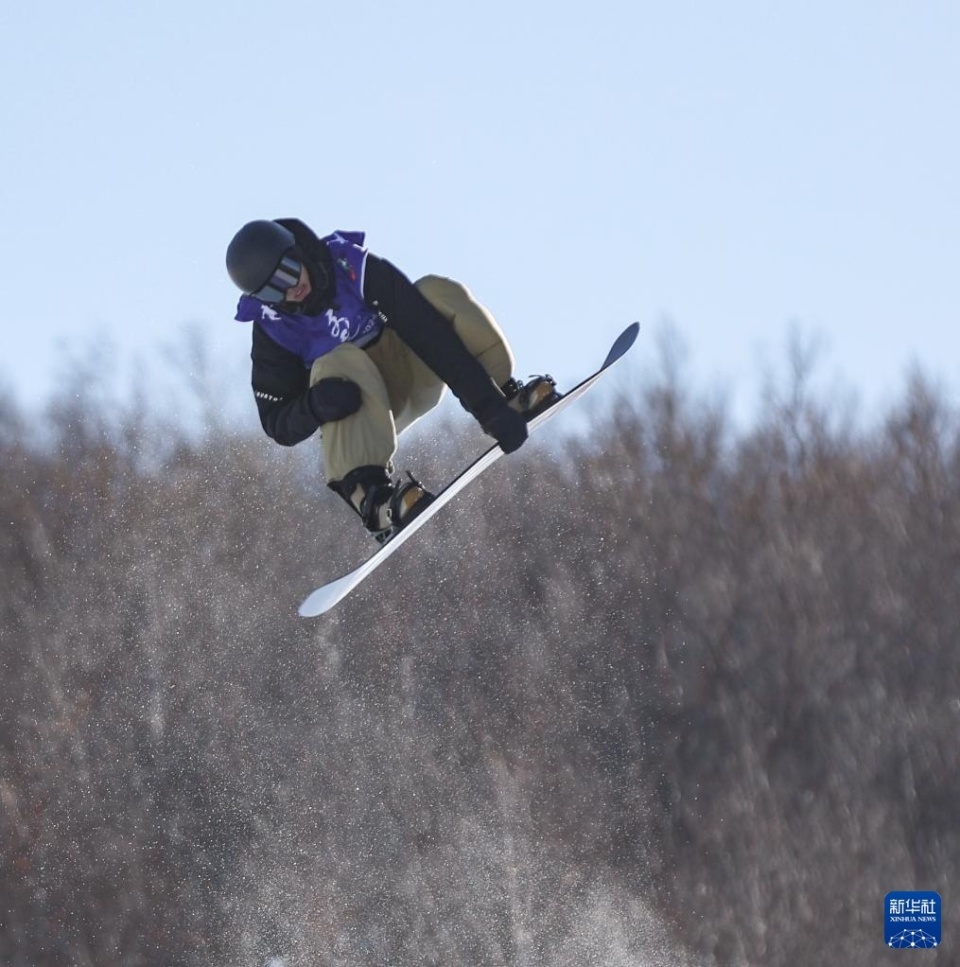 全冬会单板滑雪青年组男子u型场地技巧比赛开赛