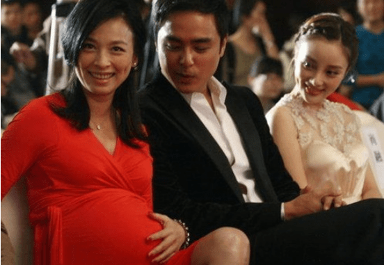 但是明道拉着汪东城给张庭站台,随着张庭事业倒台,明道口碑也有所下降