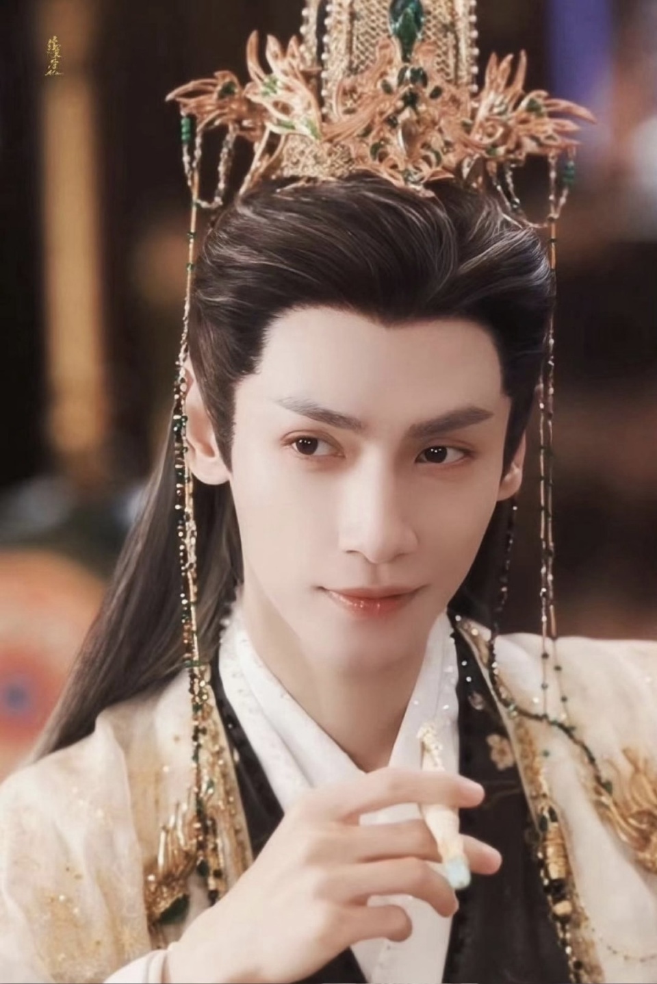 《水龙吟》成最花哨古装剧,全员浓妆,罗云熙妆造比《长月烬明》还精致