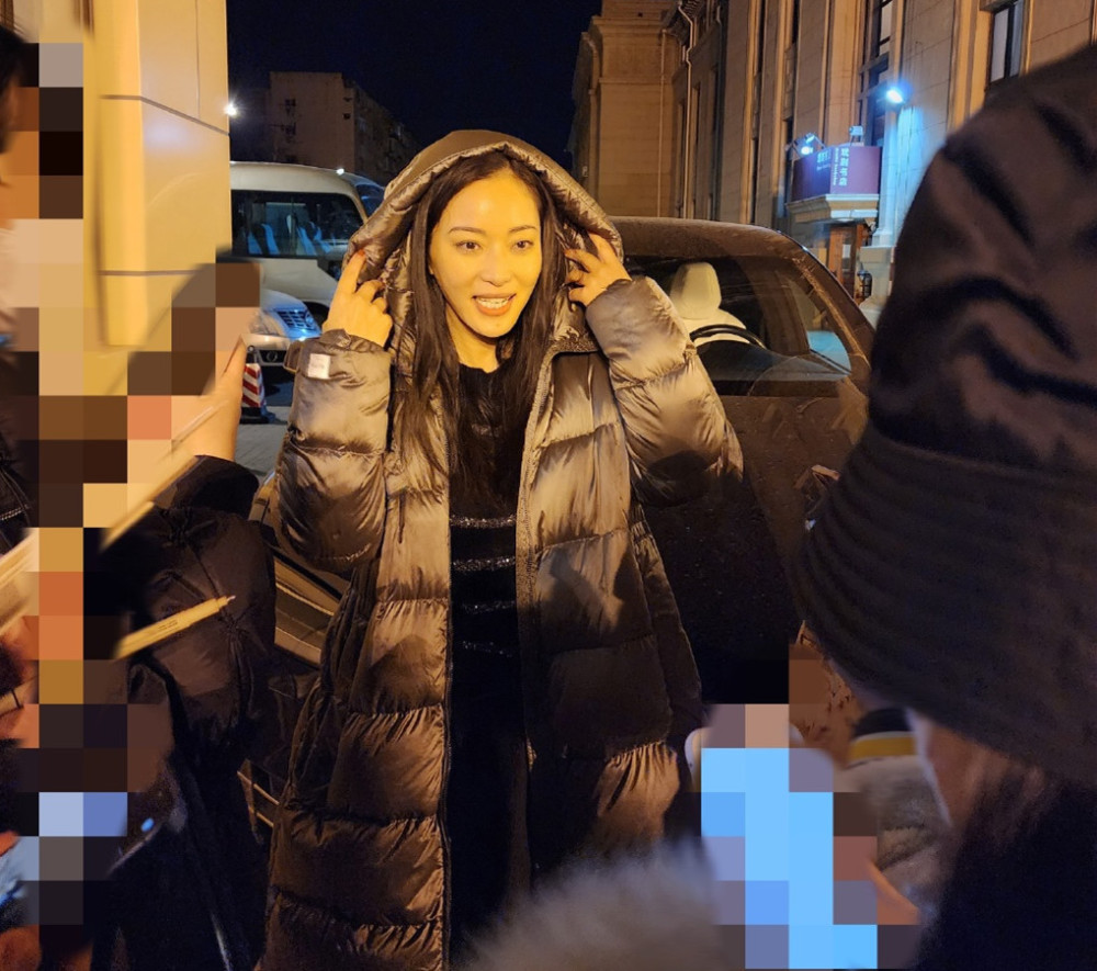 邵兵妻子近照曝光气质佳!