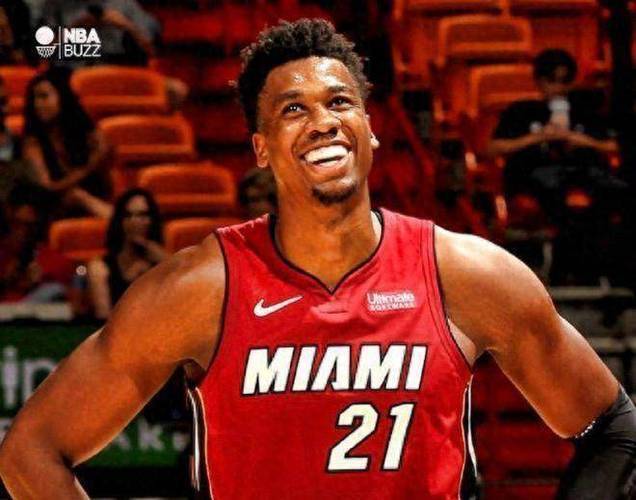 白边从nba退役传统中锋的倔强又少了几分