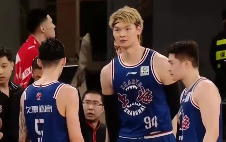 上海男篮22分大胜新疆王哲林228吴冠希186沙拉木2419