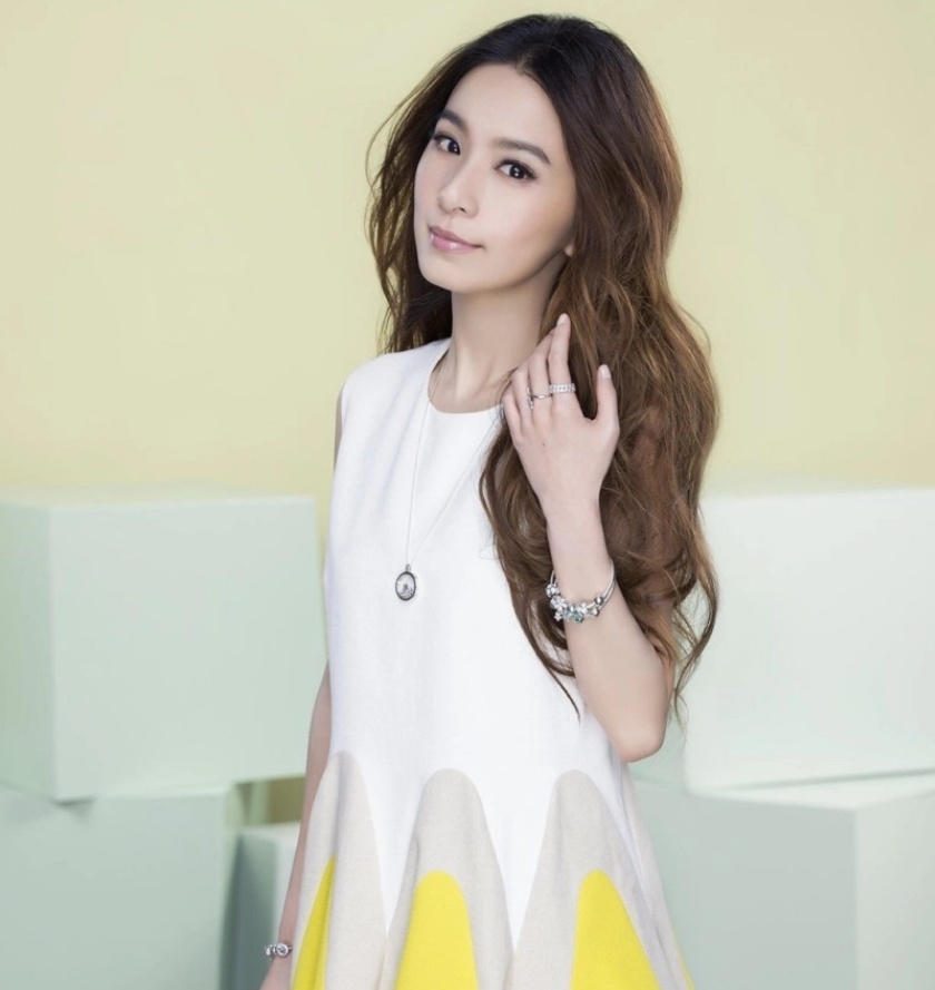 田馥甄确认将在天津演出,文案疑故意删掉"一家人"和"登岛"?