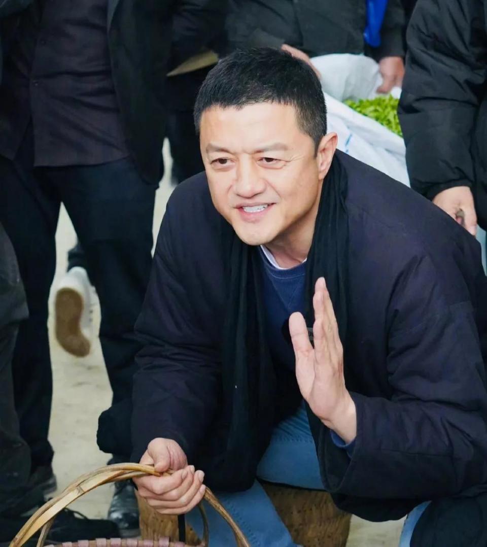 曝李亚鹏公司被冻结1098万股权,为了还债,疑将出售3.5亿太湖石