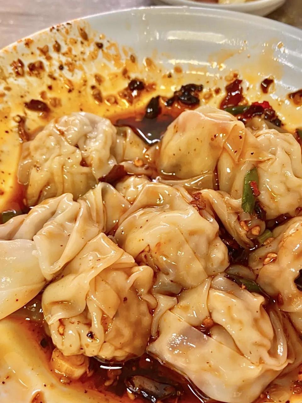 成都金堂"老牌子",8元一碗红油抄手,整整卖了30年,有口皆碑_腾讯新闻