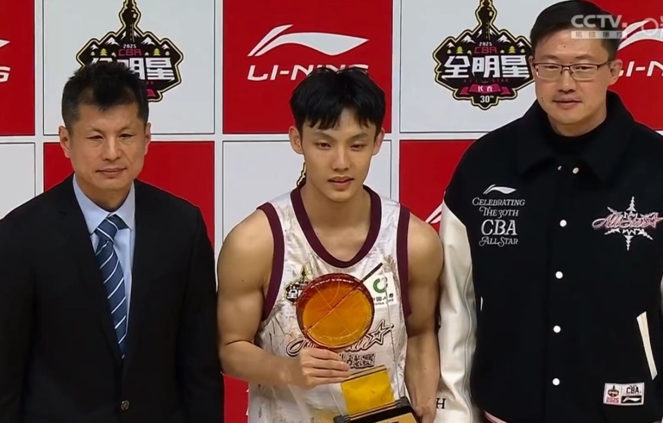 CBA全明星：徐杰技巧冠军，原帅三分球冠军，陈登星击败NBA扣篮王_腾讯新闻