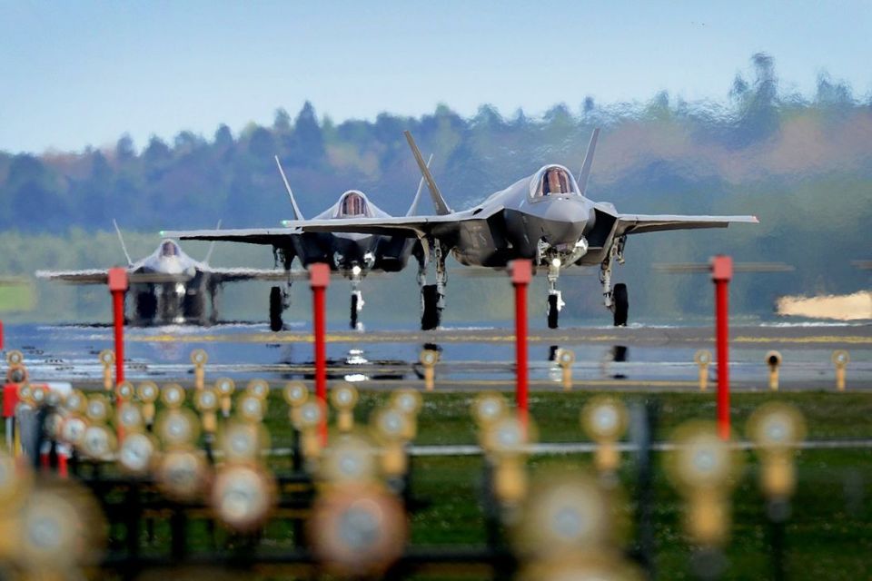 F-35ʷʽڶ