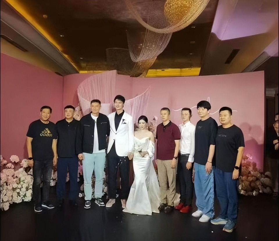 王哲林正式结婚!一米八娇妻却小鸟依人,神仙颜值太令人羡慕了