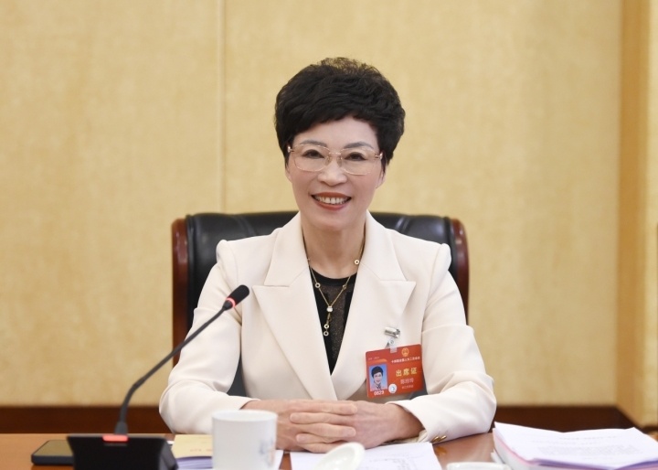 全国人大代表陈玲玲推动后陈经验向更广领域延伸