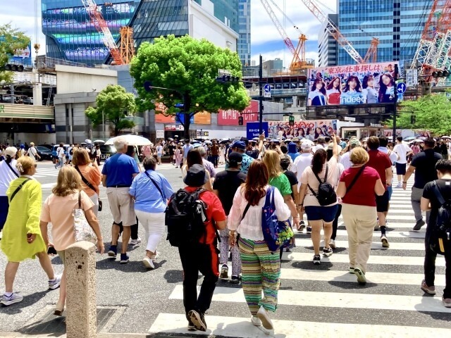 炸锅！豪掷千万日元消费后，中国家庭怒了：日本压根不待见中国人_腾讯新闻