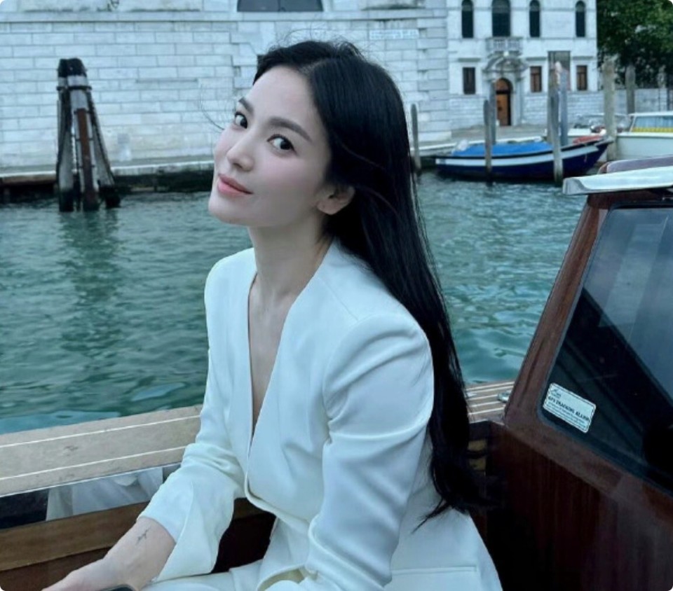当宋慧乔和高圆圆同框,我才知道,韩流在华流面前"不值一提"