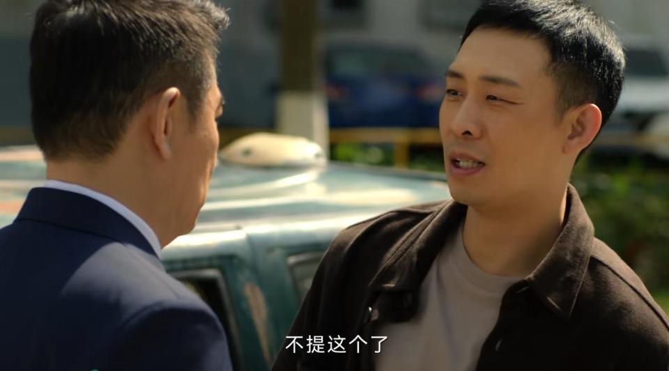 够了，演啥都是一张“委屈脸”，张译新剧翻车，演技神话被戳破了_腾讯新闻