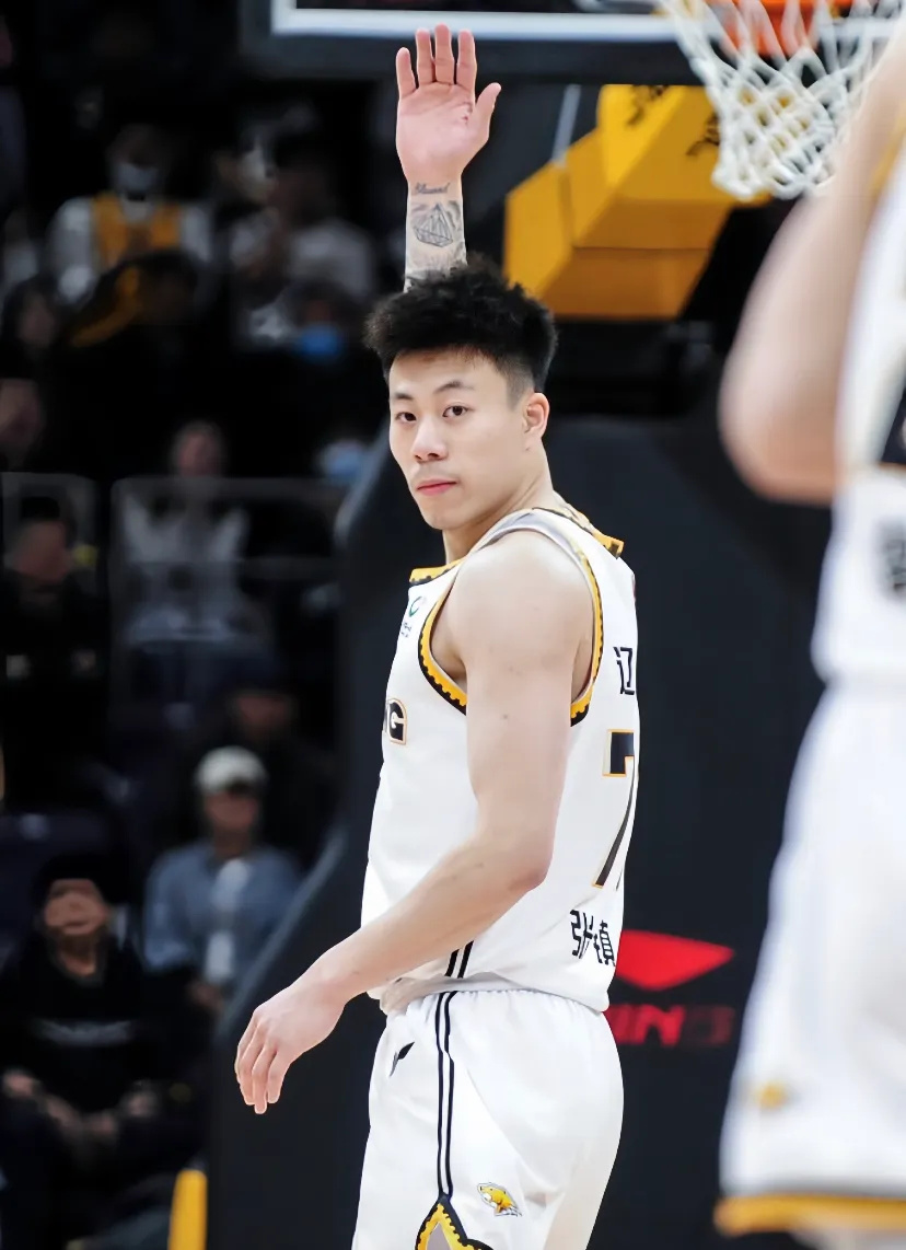 张镇麟失误后极限追帽解说惊呼詹姆斯追帽伊戈达拉孙铭徽7记三分