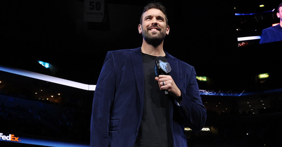 小加索尔球衣退役演讲:灰熊队友帮我拿到了总冠军