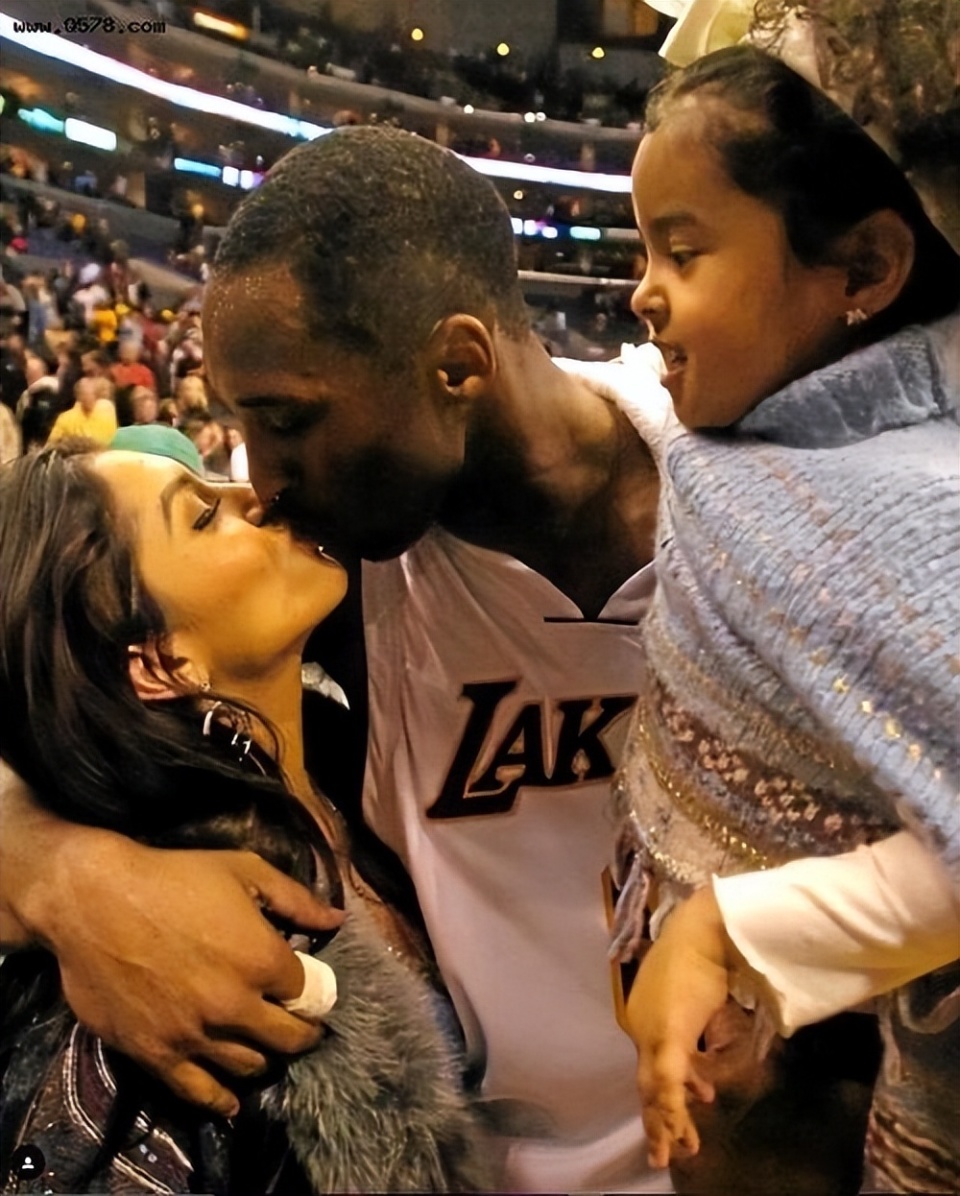 瓦妮莎差点因为她离婚,科比绯闻女友杰西卡生活如何?自甘堕落太可惜