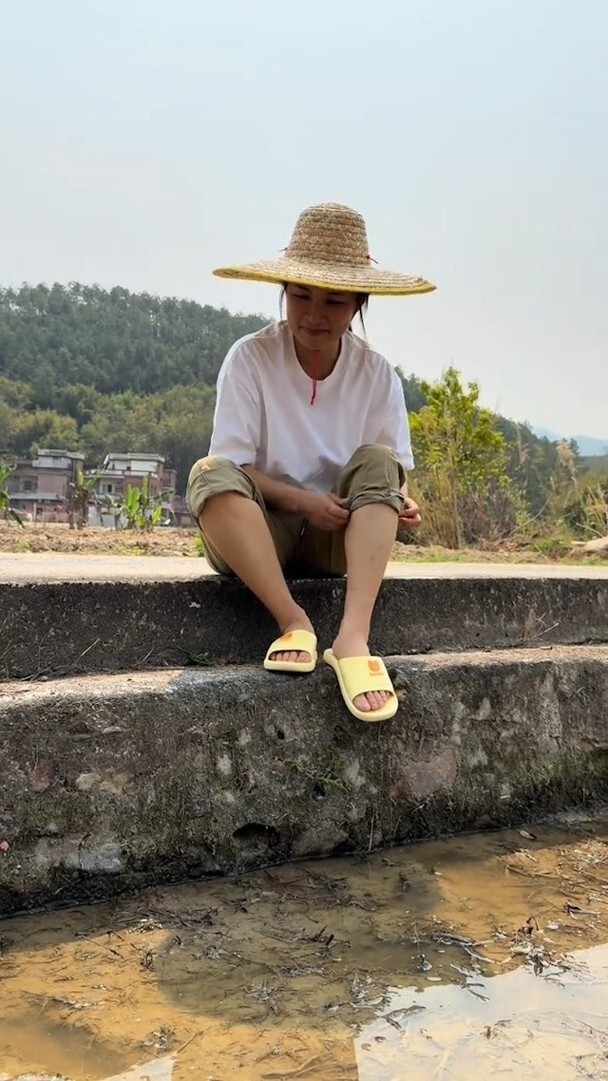 知名女星曝长子加拿大留学吃尽苦头，已休学