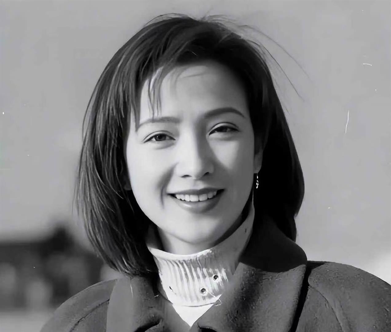 眾星悼念何晴！好友透露何晴生病經過，前夫許亞軍評論區淪陷 - 