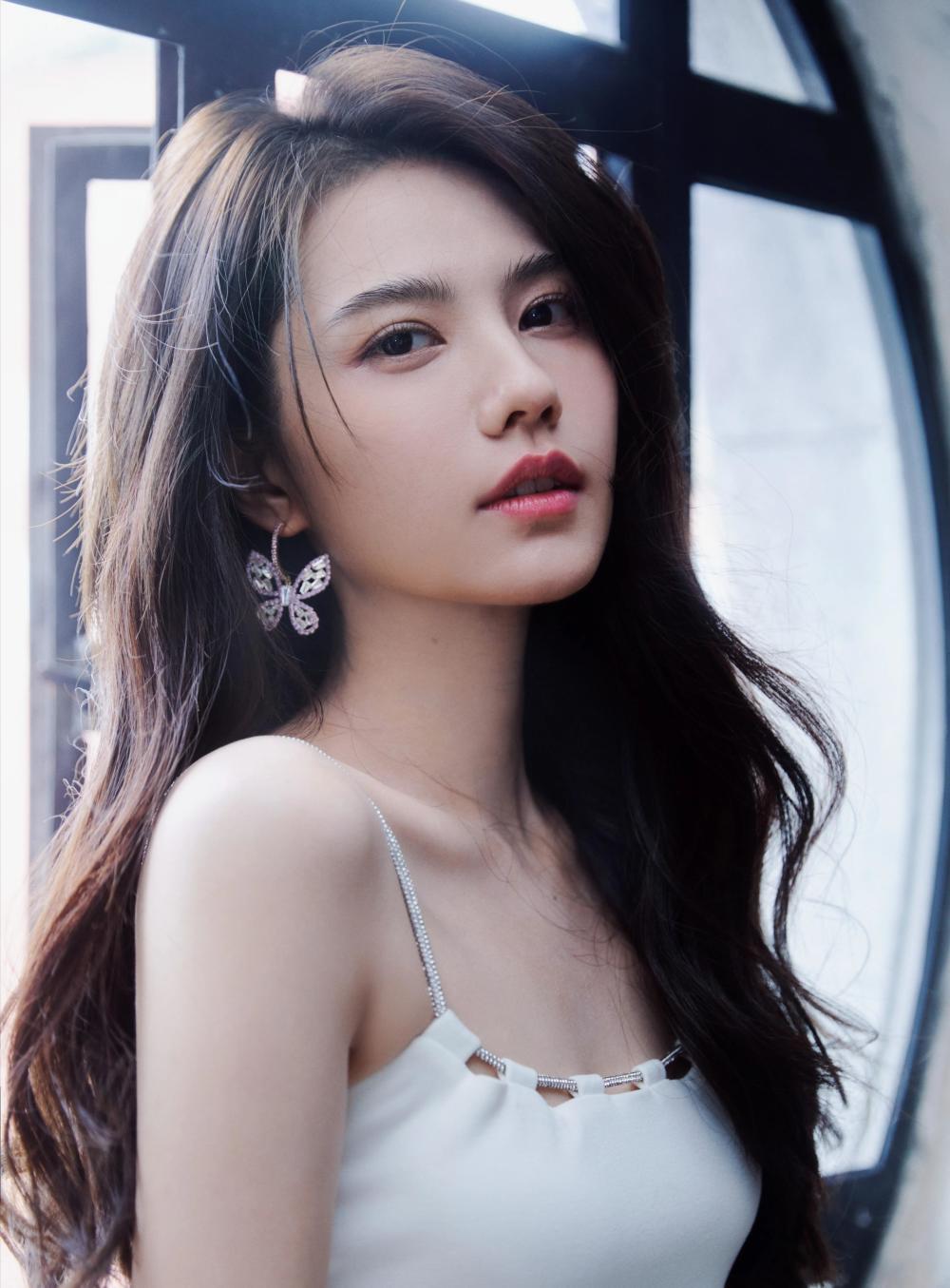 真心希望姜珮瑶能红出圈,给观众带来更多更优秀的影视剧作品!