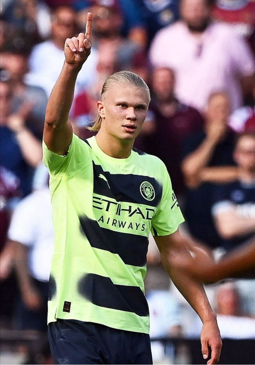 决战欧冠哈兰德征服队友京多安曼城全力争夺三冠王