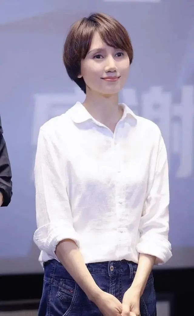 46岁袁泉和48岁马伊琍同框,骨相美和皮相美区别就出来了