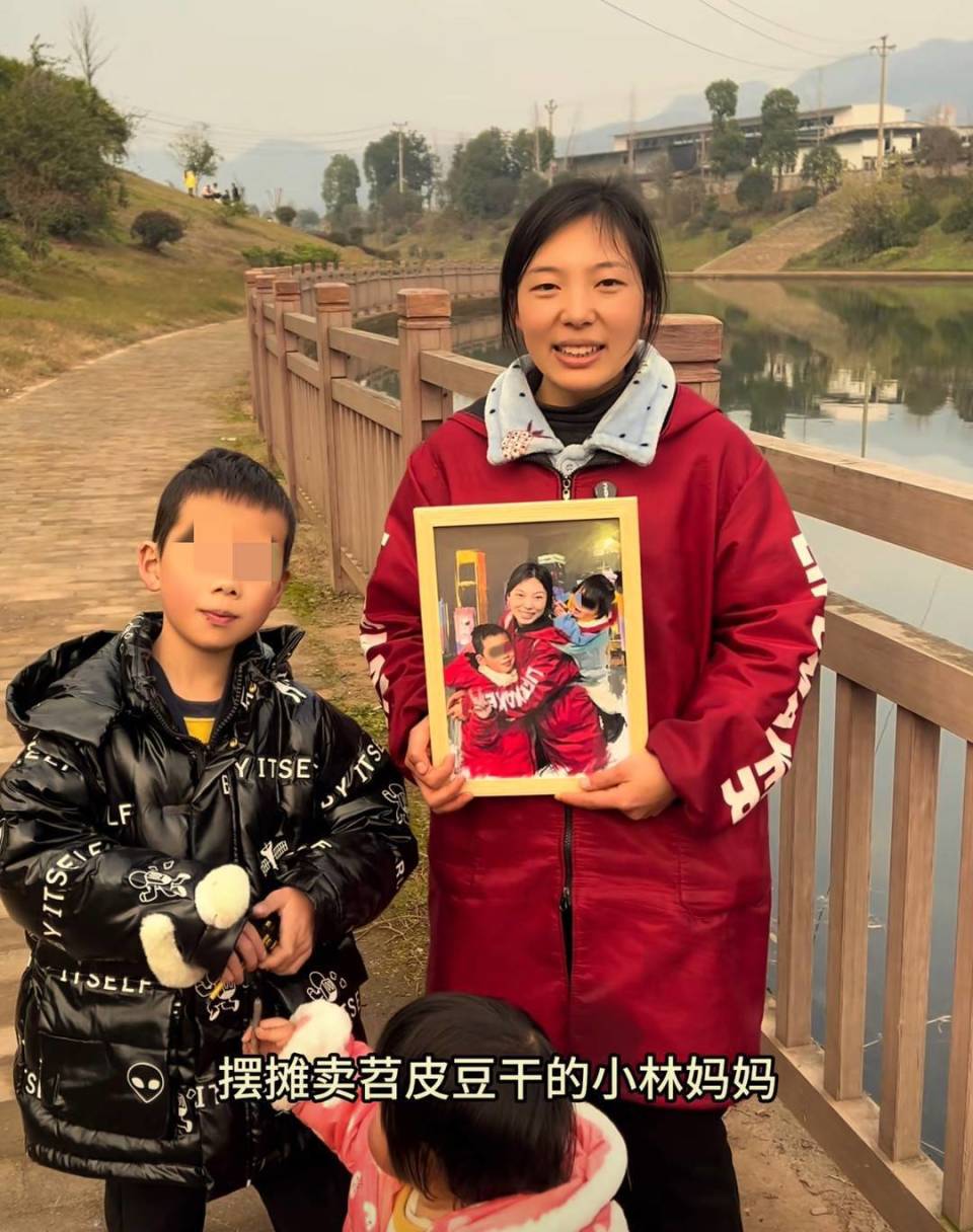 重庆真实儿子日亲妈 卖烧烤做直播，28岁重庆妈妈为先心病儿子筹医药费意外收到全网爱心捐款-腾讯新闻