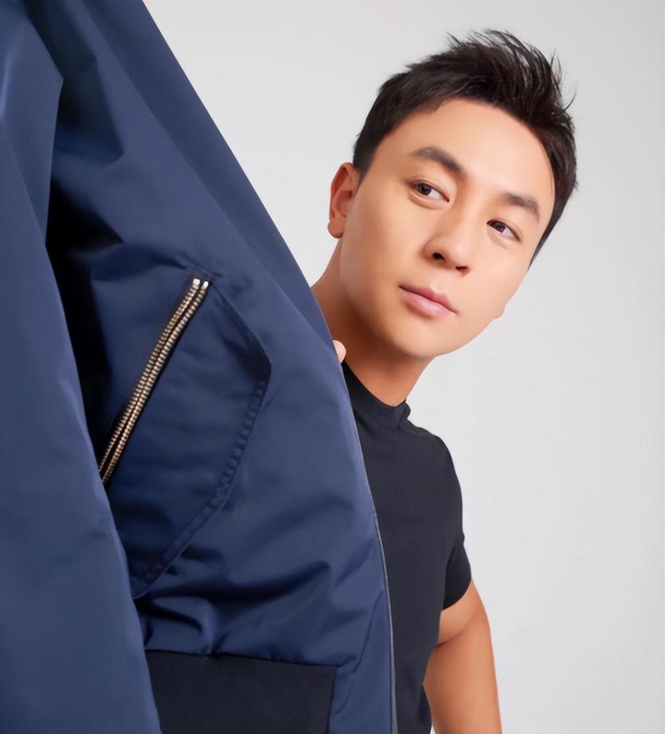 释小龙的垂死挣扎,接连几部电影相继失利,《打黑》还不敢开分