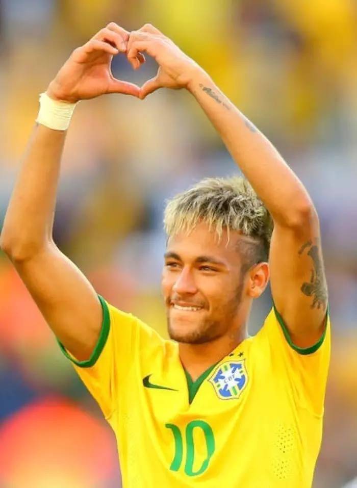 内马尔再添一子遭粉丝回怼疯狂炫富忘了足球这就是梅罗接班人