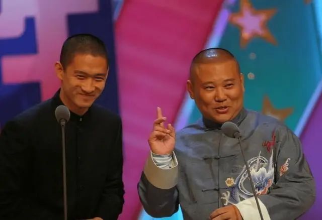 根据曹云金的解释,这是郭德纲第一天热播,「应该支持郭老师」.