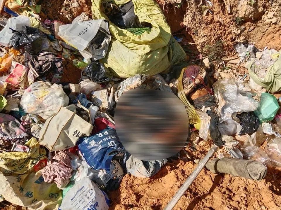 缅甸木姐金山角一垃圾堆惊现三具高度腐烂尸体,双手被反绑_腾讯新闻