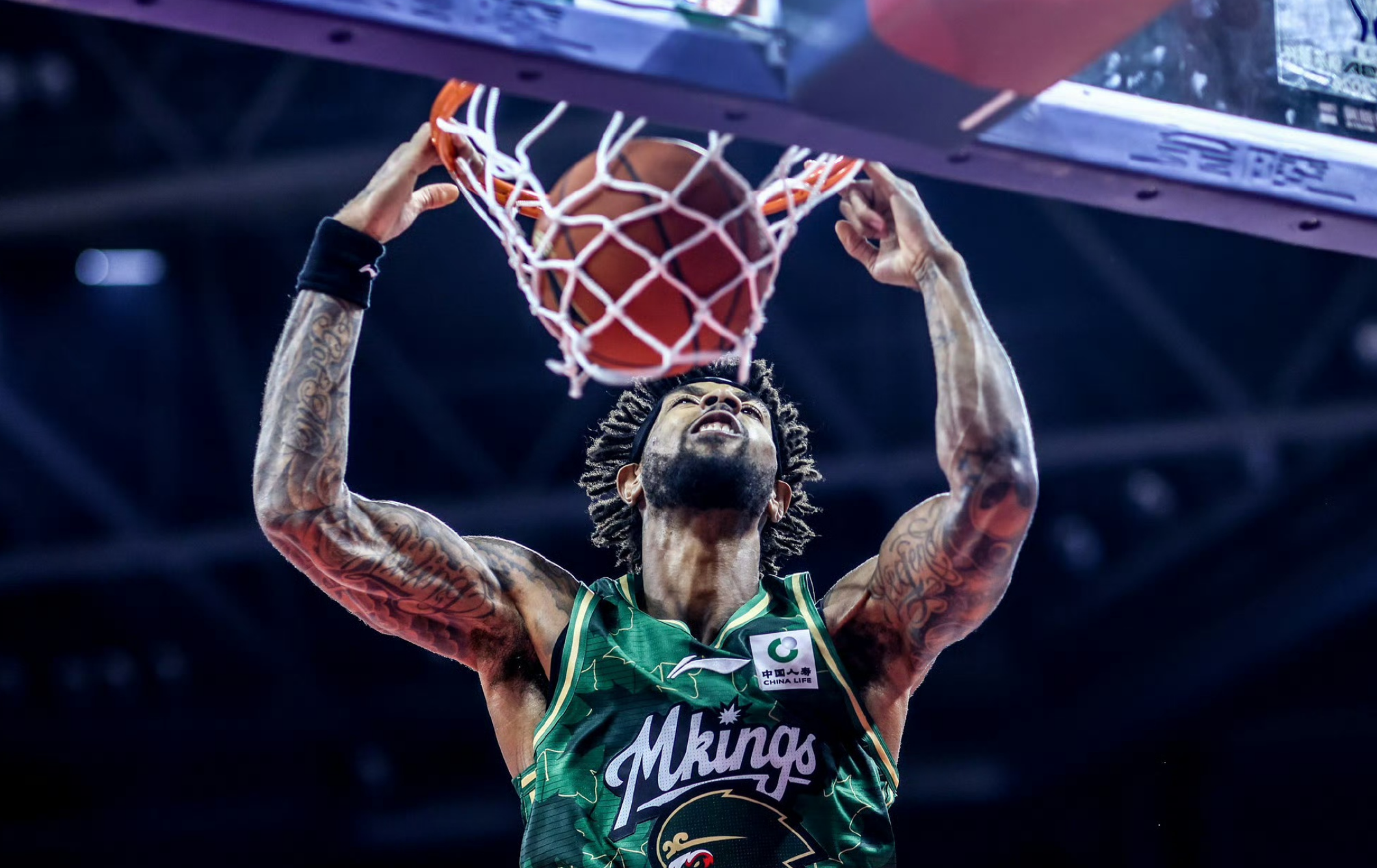 CBA常規賽：南京8分擊敗上海迎首勝 郭昊文22分5犯被罰下張鎮麟19分 - 