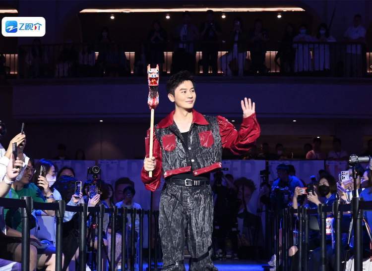 《奔跑吧》第12季开跑:十年后再访重庆,"兄弟团"共忆往昔