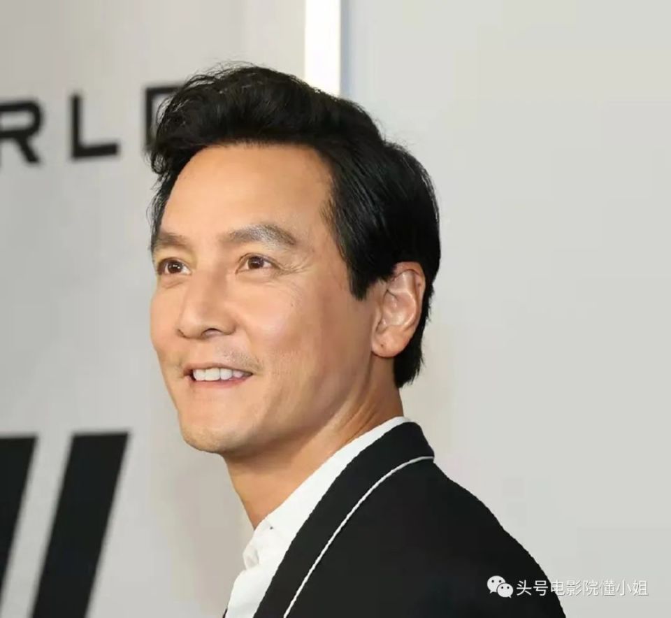 吴彦祖晒贾玲合影,没p图!