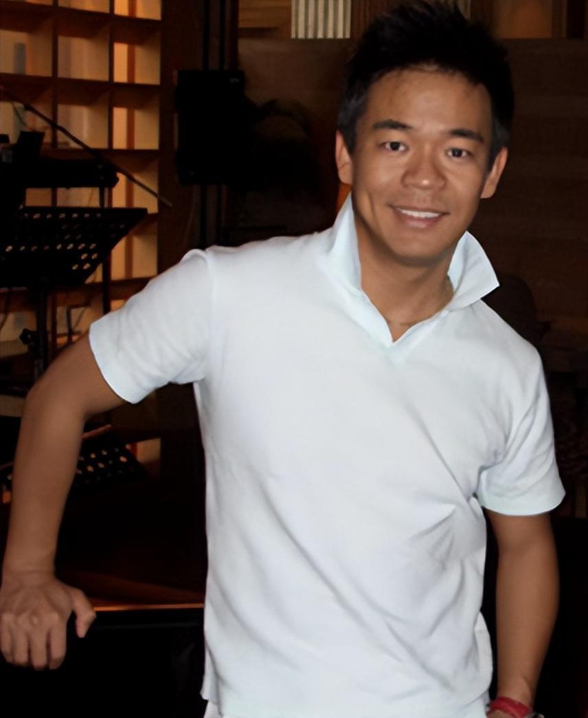 孙浩:26岁上春晚走红,得罪杨坤20年不说话,56岁至今未婚没孩子