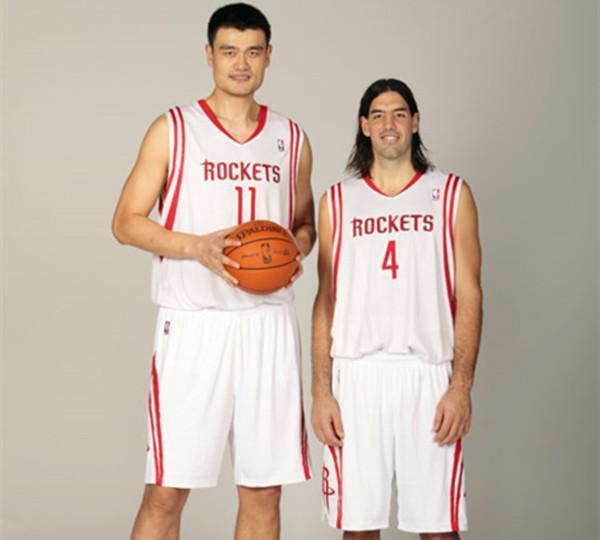 泰斯特的言论也成为了篮球历史上的一个话题,让我们思考如果当年姚明