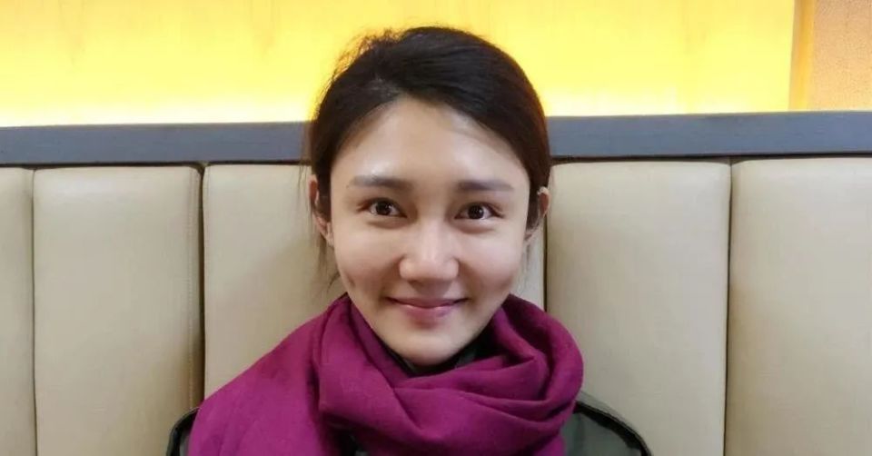 34岁龙洋:3次登上春晚舞台,但和董卿对比差距一目了然_腾讯新闻