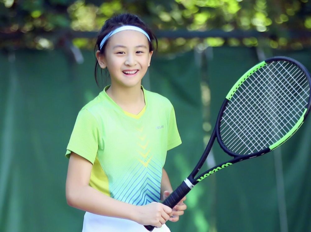 田雨橙想打网球,资源肯定不成问题,毕竟是体二代,又是超级童星,父亲