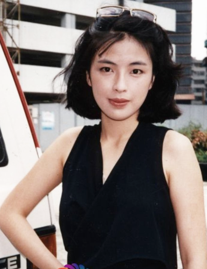 早在2008年雷曼兄弟破产那年,港媒就曾爆料,罗美薇投资亏过一大波.