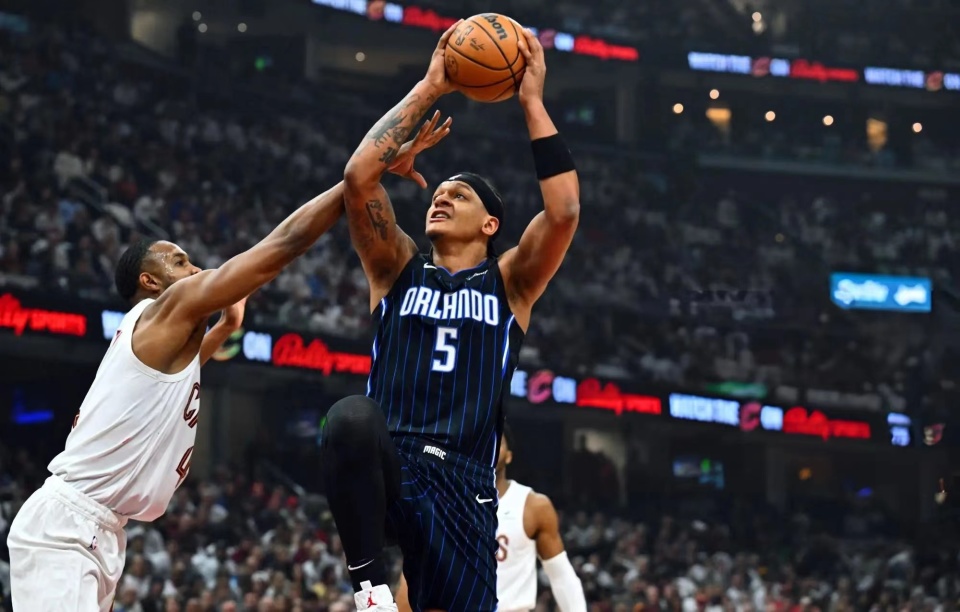 nba季后赛!骑士1-0魔术,米切尔30 3阿伦两双,班切罗比肩奥尼尔