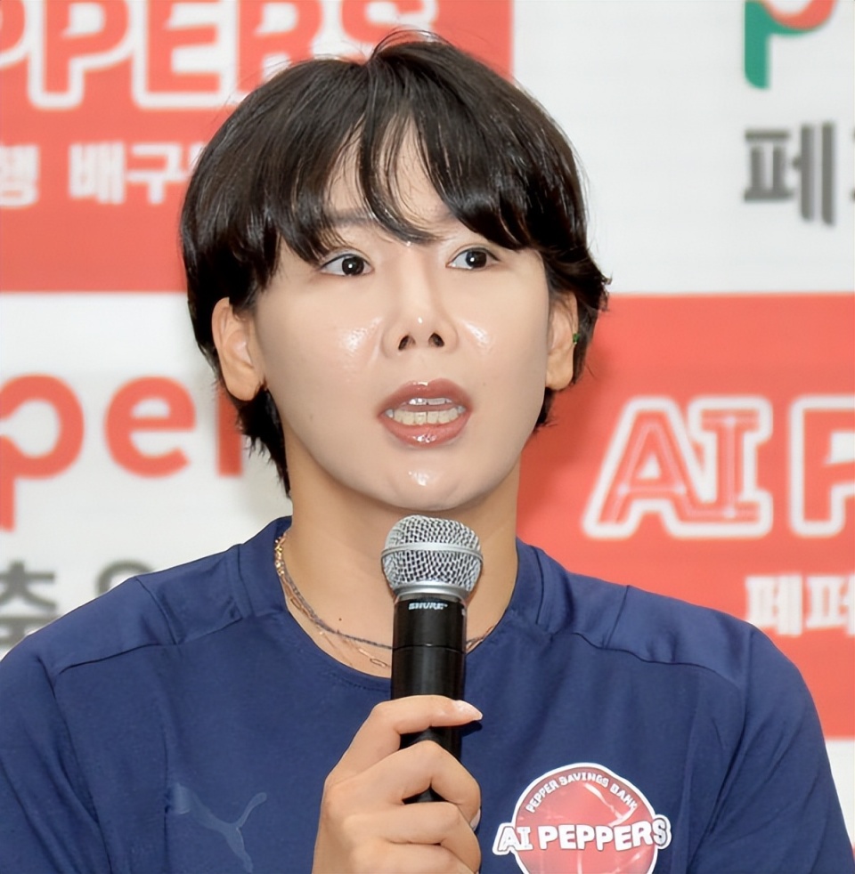 韩国女排又出霸凌事件,前国手被开除,陷整容传闻,判若两人