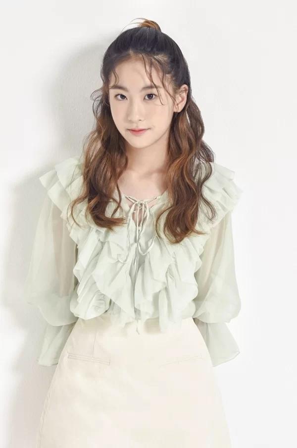 韩国14岁"trot女歌手",被60多岁网友持续骚扰,无奈提交起诉-腾讯新闻