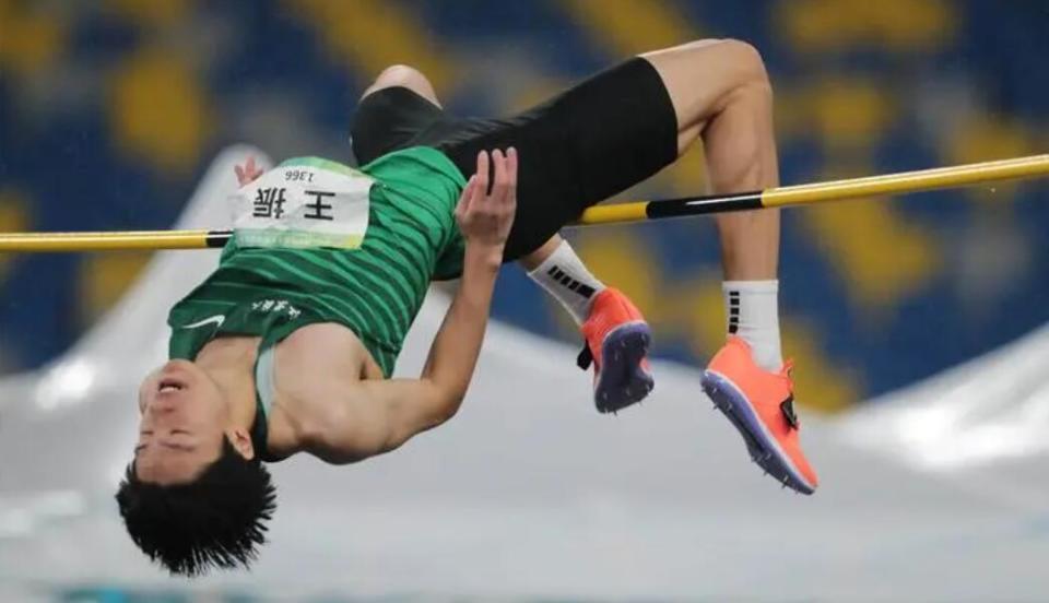 张国伟结束近四年的漂泊加盟天津队,33岁的他依然有能力称霸全国大赛