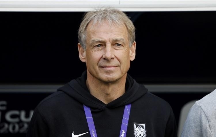 韩国队官宣黄善洪担任临时主帅3月背靠背对阵泰国曾执教延边富德