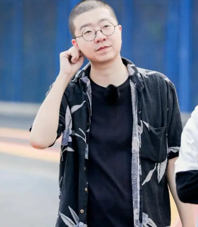 house事件殃及李诞,后者黑历史被揪出,家中挂东亚病夫牌匾
