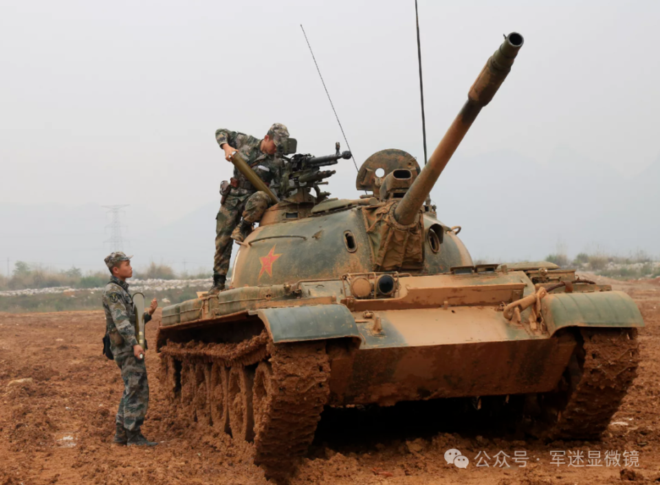 解放军装甲兵简史(四):共和国的铁甲轻骑兵