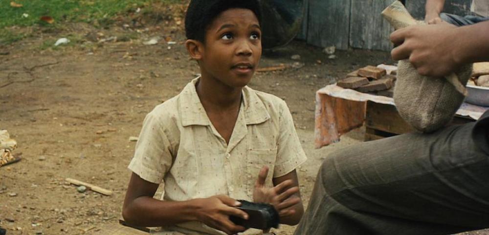 谁能想象,这位球王小时候只是出身于巴西贫民窟的一名擦鞋童?