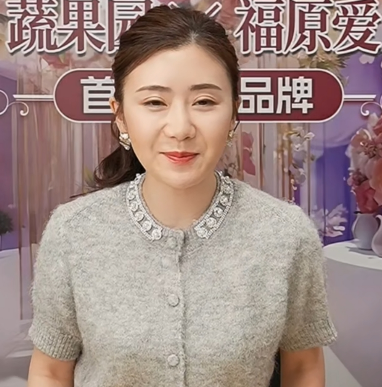 福原爱首次带货直播表现不佳,本人不专业助理抢话,网友直言不买_腾讯