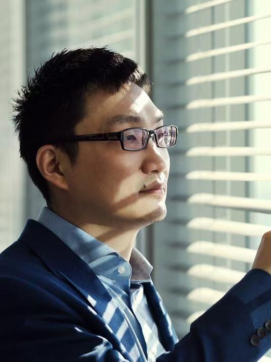 黄铮与拼多多十年：功过交织的商业征程_腾讯新闻
