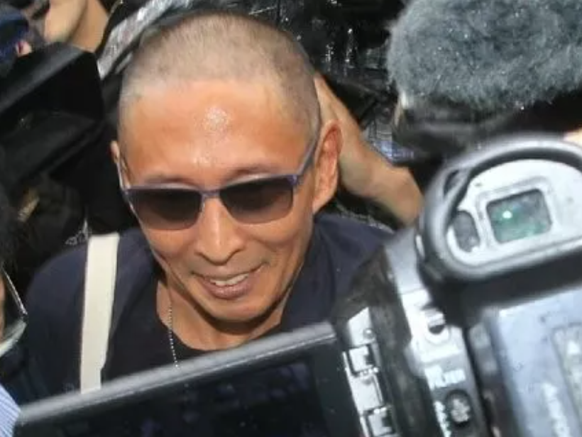 性侵员工被判4年，导演钮承泽出狱不戴电子脚镣，网友担心再犯_腾讯新闻